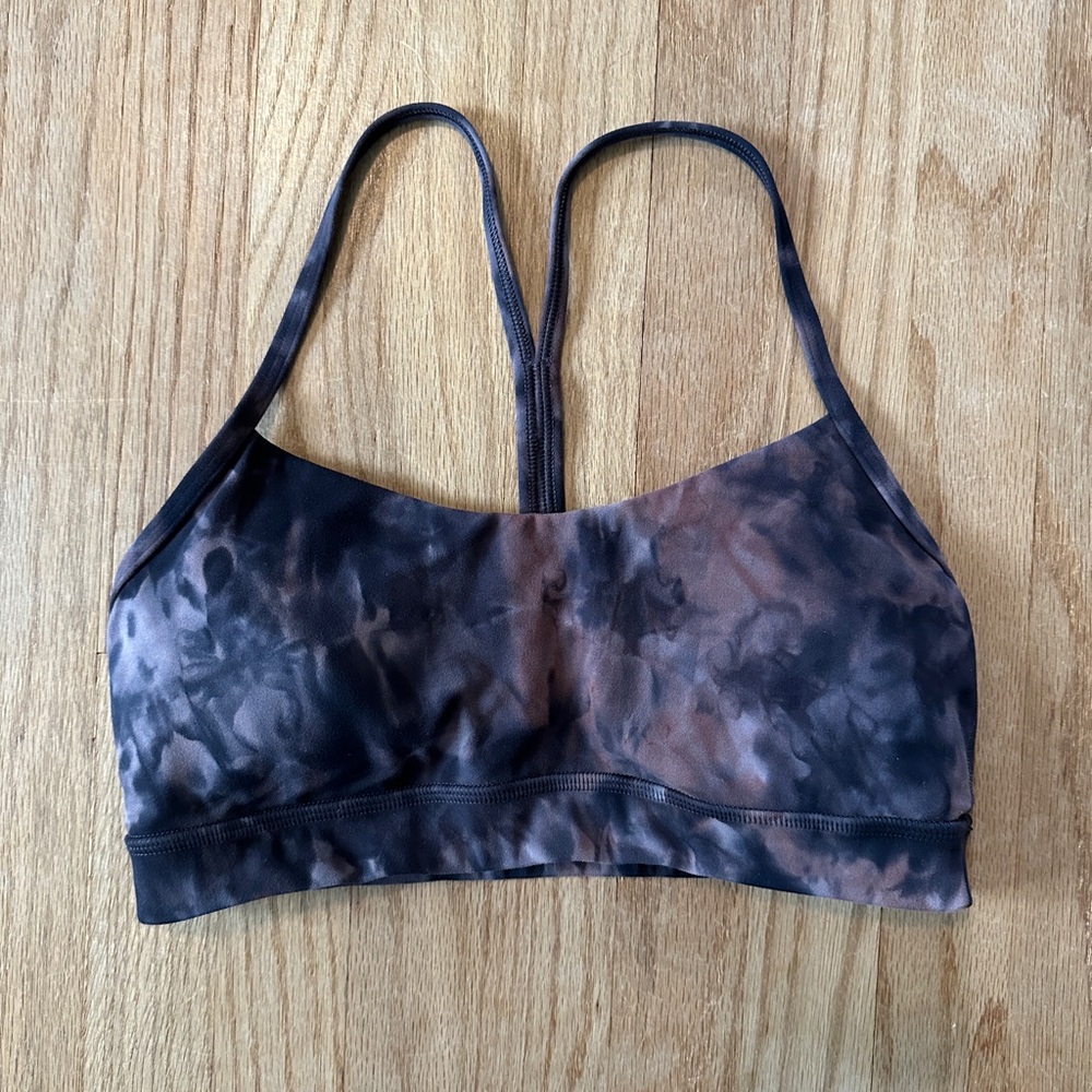 Lululemon Flow Y Nulu Bra Light Support Sports Bra